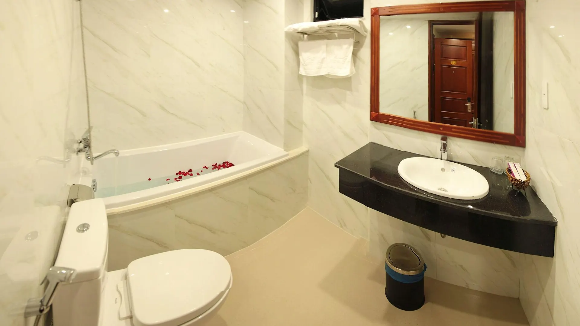 Lavender Danang Hotel